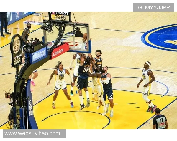 勇士与掘金的激烈对决揭示NBA季后赛的悬念与精彩瞬间 勇士与掘金的激烈对决揭示NBA季后赛的悬念与精彩瞬间